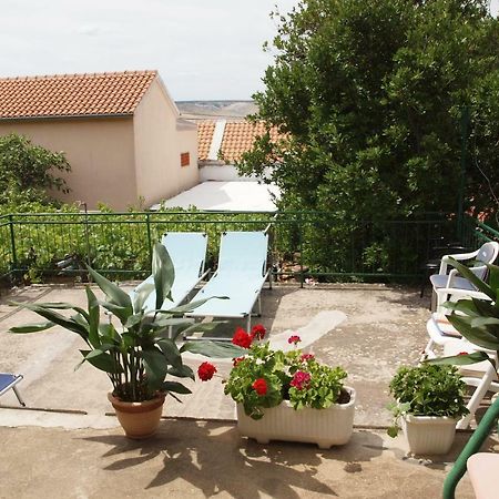 Apartments Viktorija Starigrad Paklenica Εξωτερικό φωτογραφία