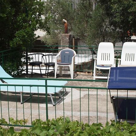 Apartments Viktorija Starigrad Paklenica Εξωτερικό φωτογραφία