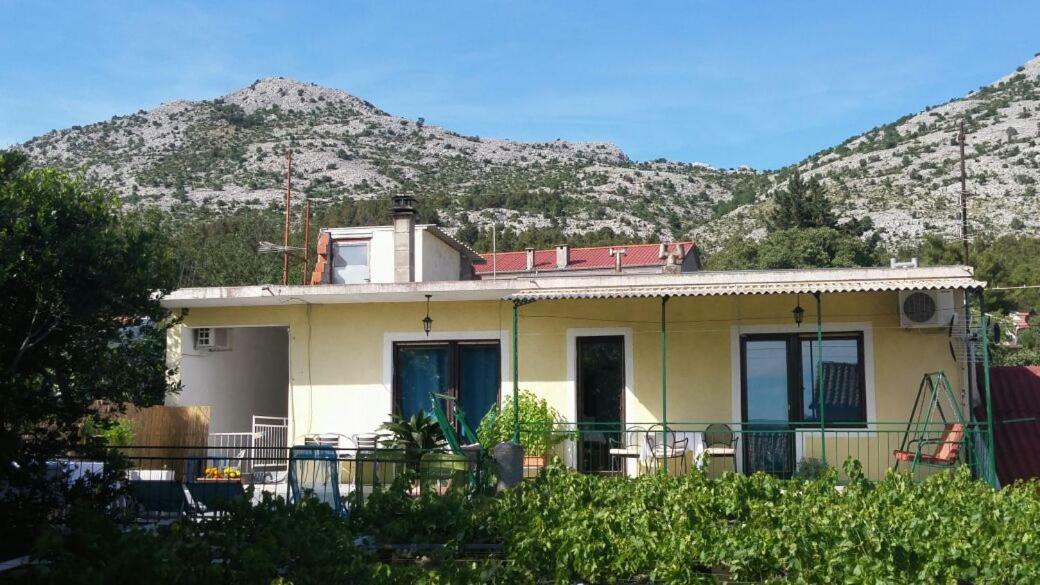 Apartments Viktorija Starigrad Paklenica Εξωτερικό φωτογραφία