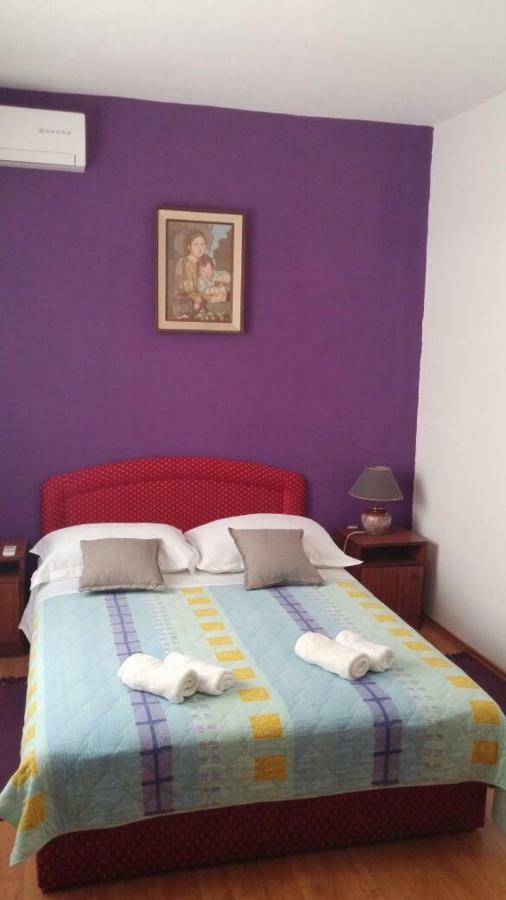 Apartments Viktorija Starigrad Paklenica Εξωτερικό φωτογραφία