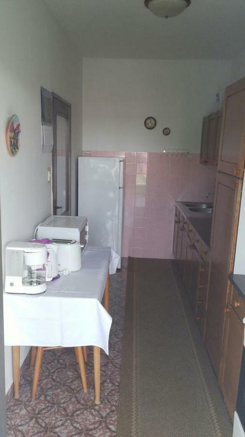Apartments Viktorija Starigrad Paklenica Εξωτερικό φωτογραφία