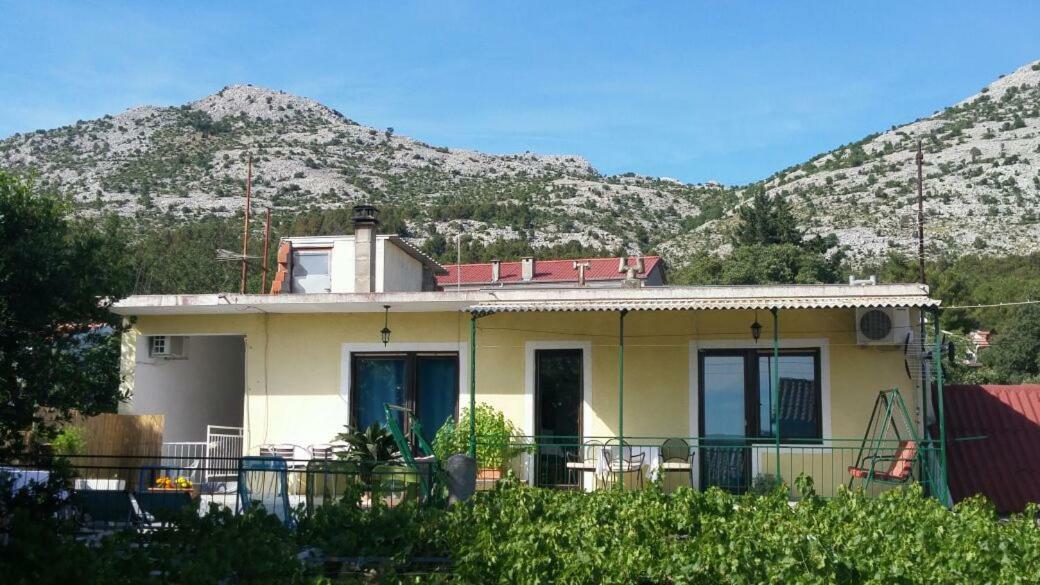Apartments Viktorija Starigrad Paklenica Εξωτερικό φωτογραφία