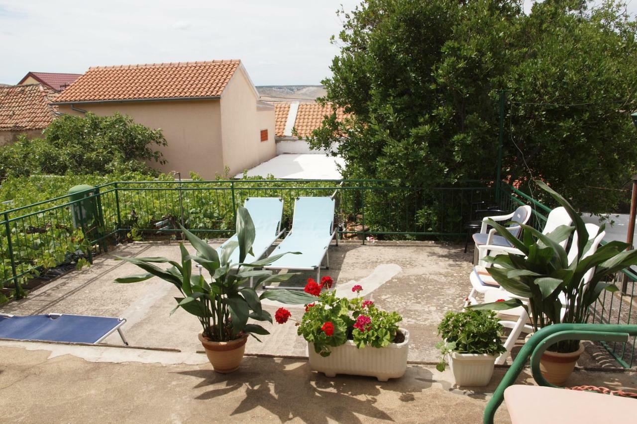 Apartments Viktorija Starigrad Paklenica Εξωτερικό φωτογραφία
