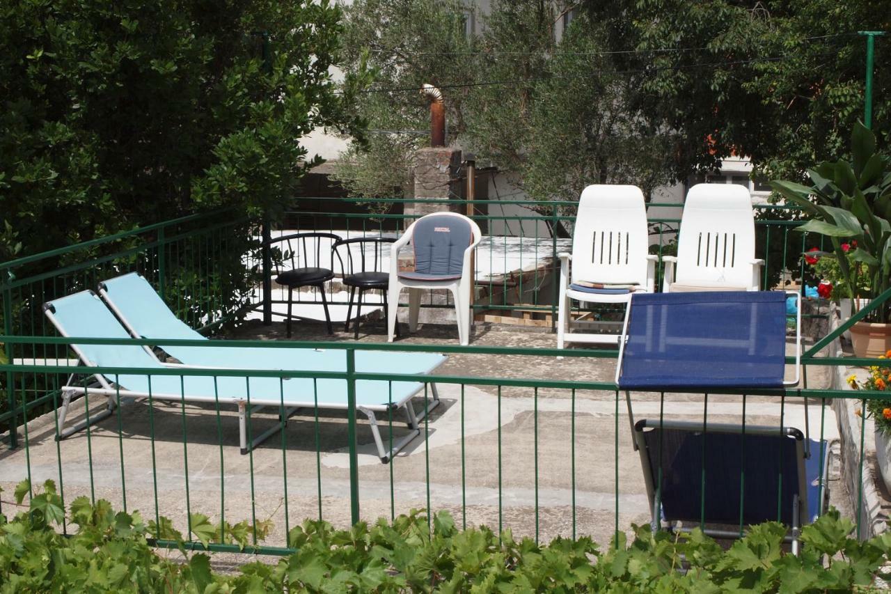 Apartments Viktorija Starigrad Paklenica Εξωτερικό φωτογραφία
